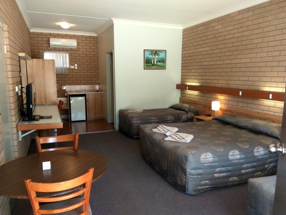 Holbrook Town Centre Motor Inn Εξωτερικό φωτογραφία