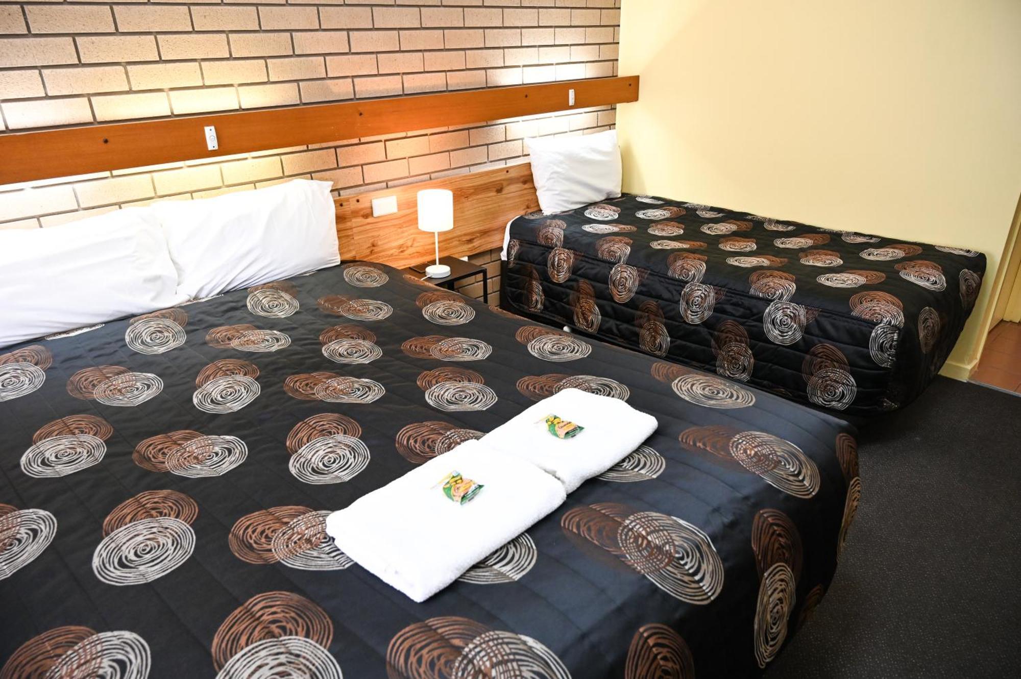 Holbrook Town Centre Motor Inn Εξωτερικό φωτογραφία