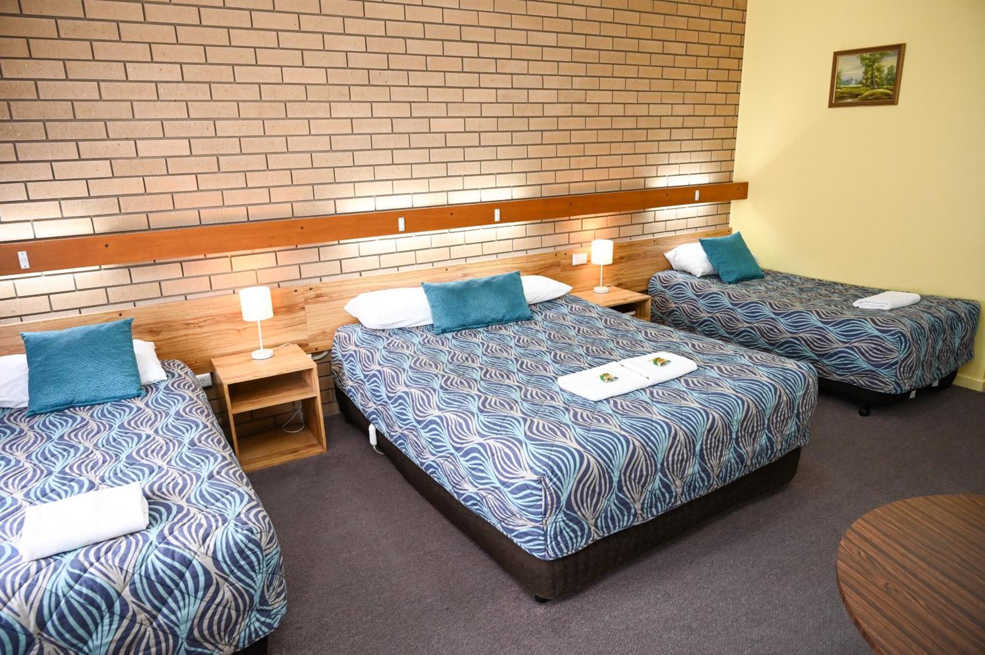 Holbrook Town Centre Motor Inn Εξωτερικό φωτογραφία