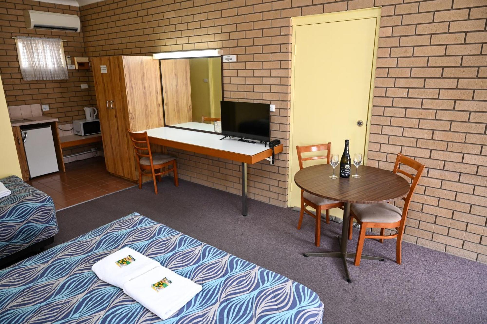 Holbrook Town Centre Motor Inn Εξωτερικό φωτογραφία