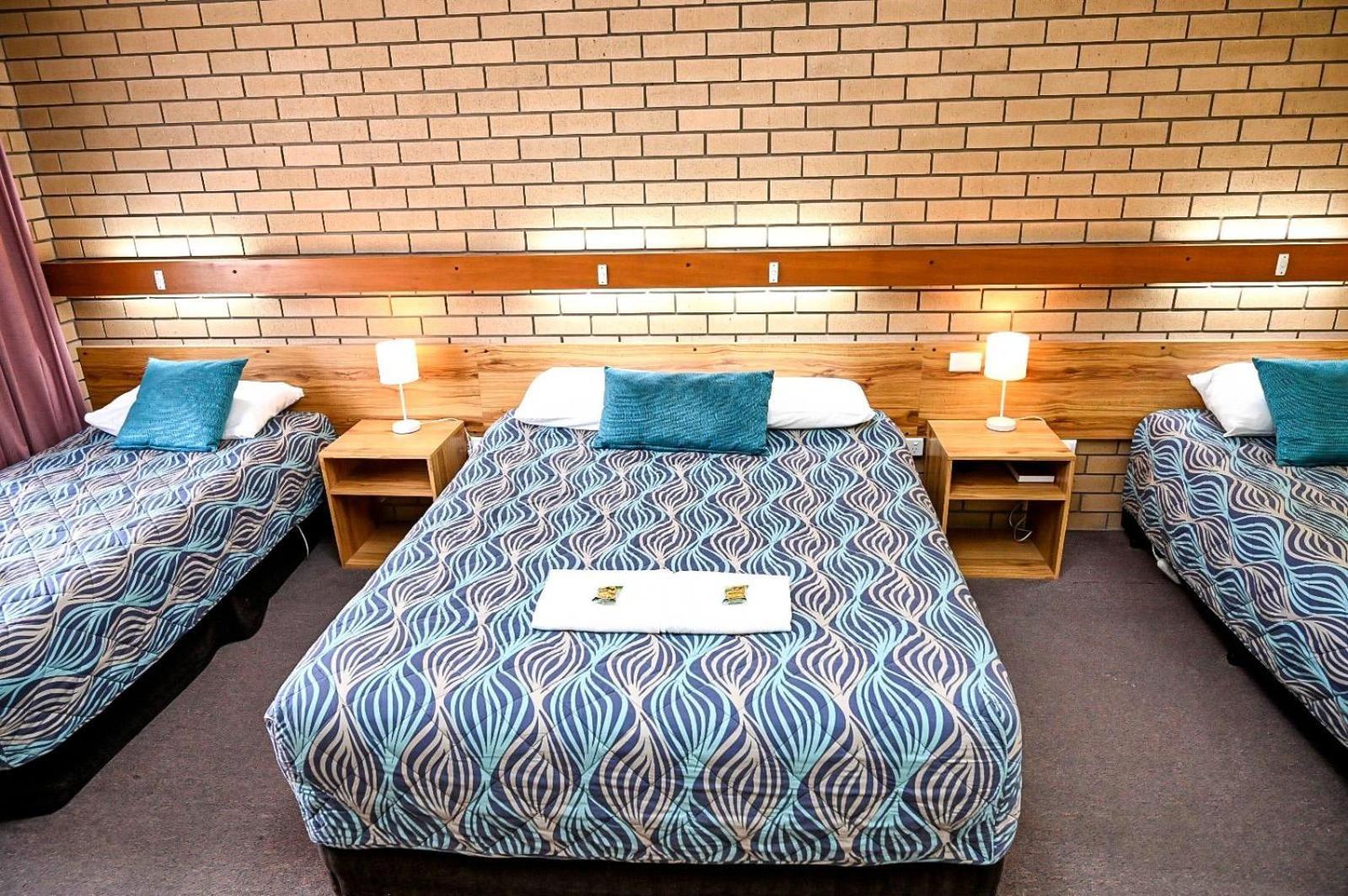 Holbrook Town Centre Motor Inn Εξωτερικό φωτογραφία