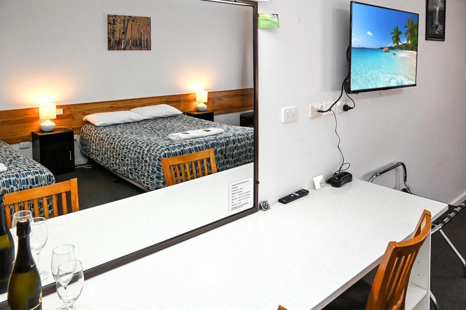 Holbrook Town Centre Motor Inn Εξωτερικό φωτογραφία