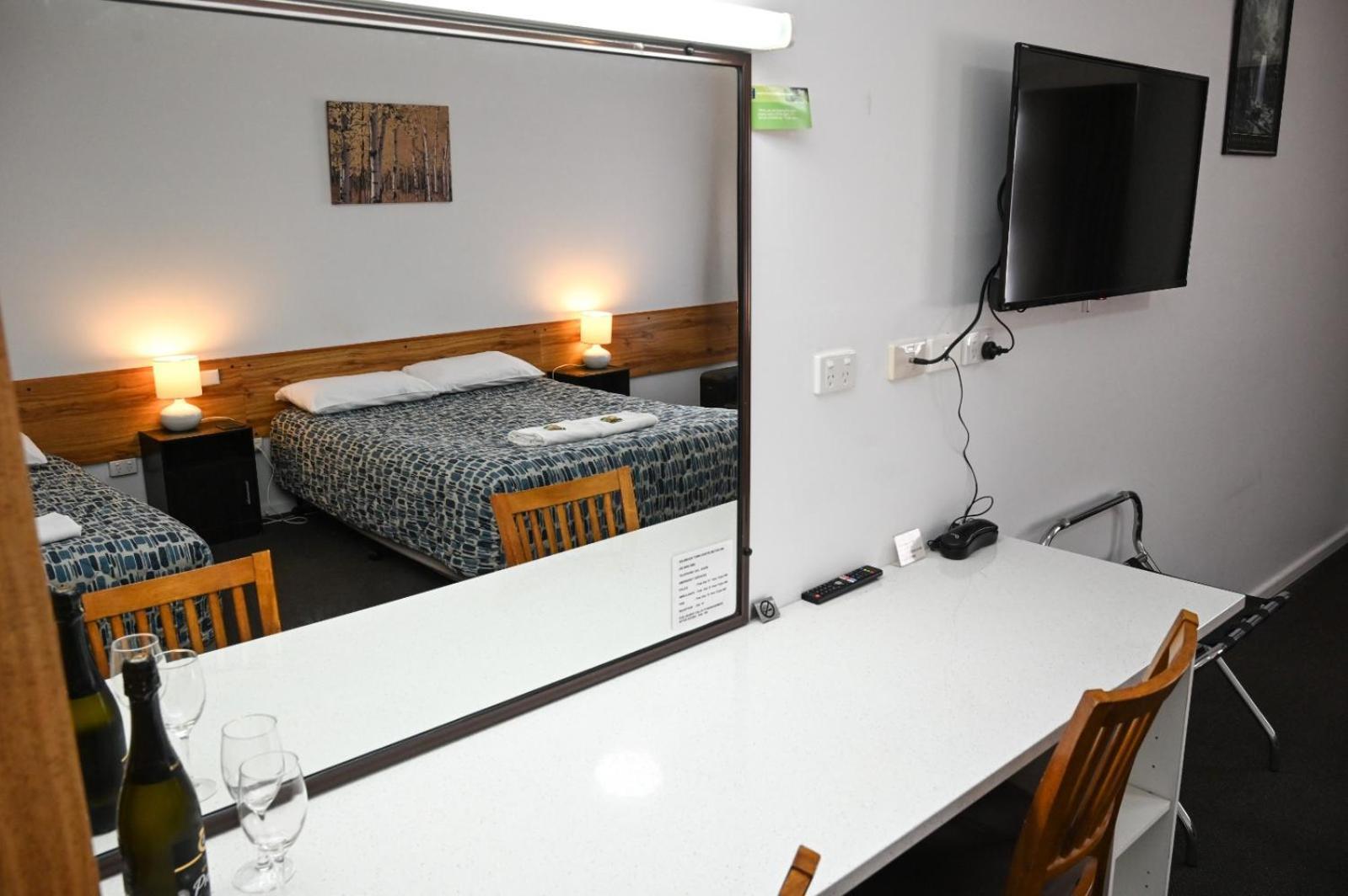 Holbrook Town Centre Motor Inn Εξωτερικό φωτογραφία