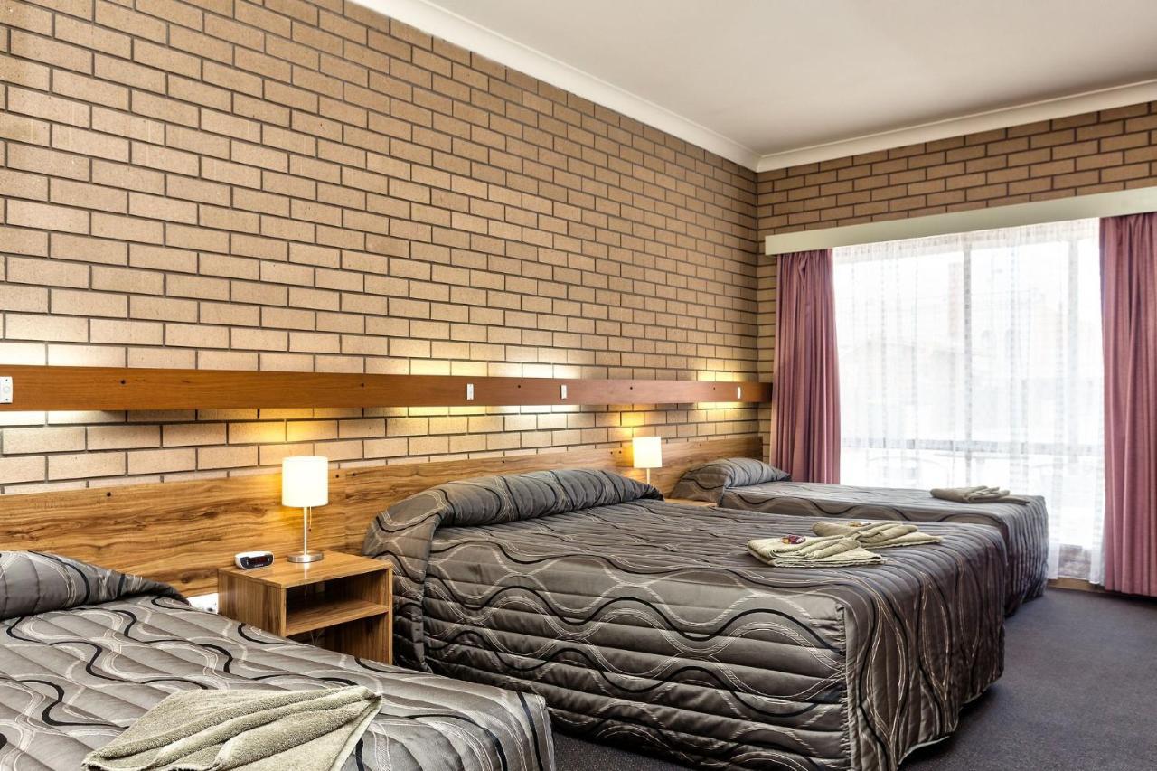 Holbrook Town Centre Motor Inn Εξωτερικό φωτογραφία